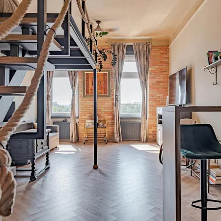 Rustic Gallery With Panoramic View And Ac *